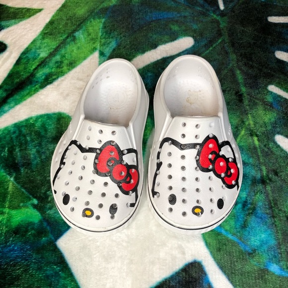 Hello Kitty x Native Shoes - Picture 4 of 6